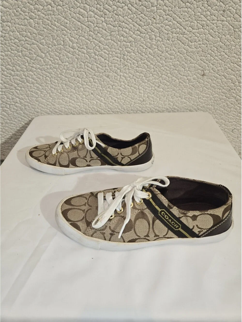 coach Leslie canvas tennis shoes Sz 7 Q1402 Signature C Preppy Athleisure Walkin